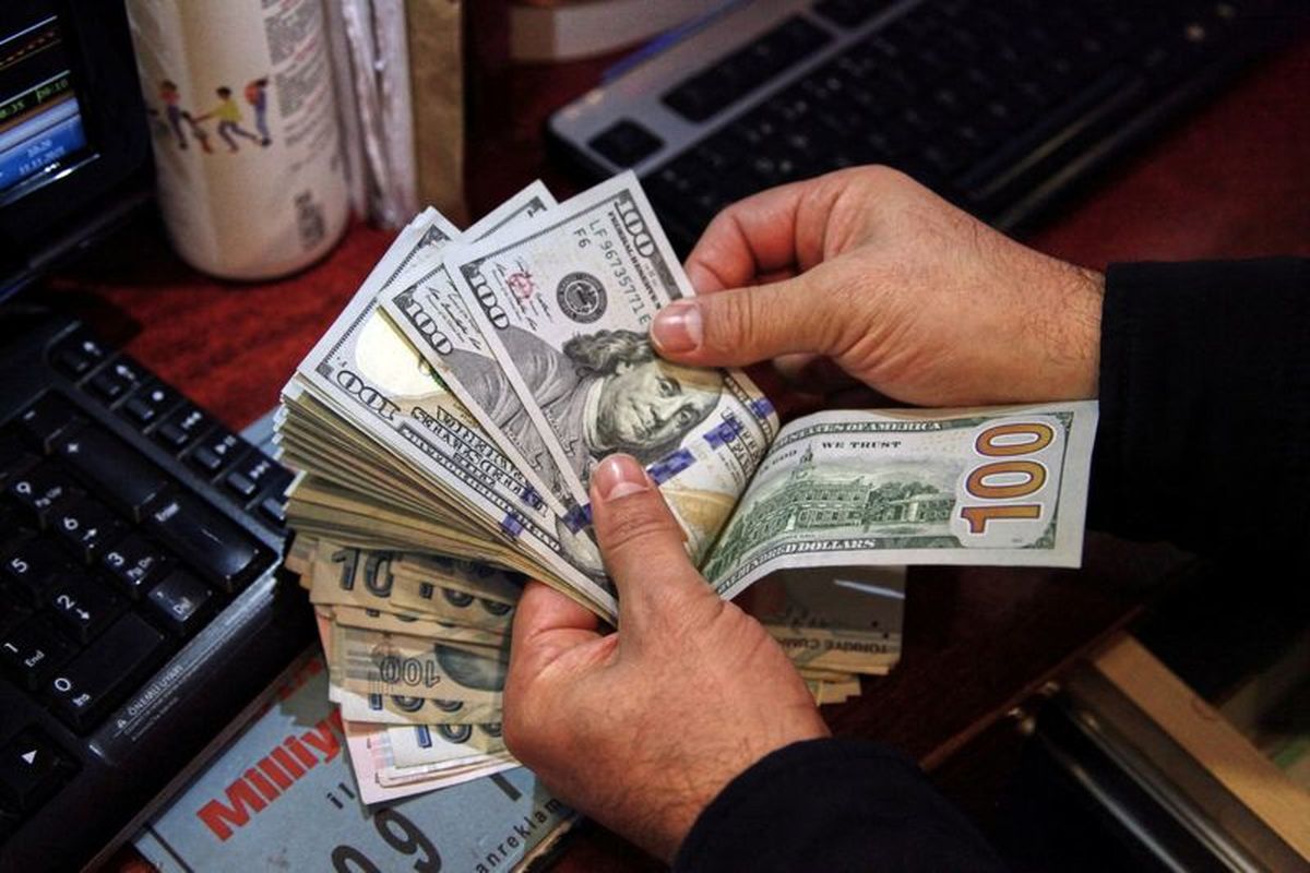 صعود دلار در آستانه تعطیلات کریسمس