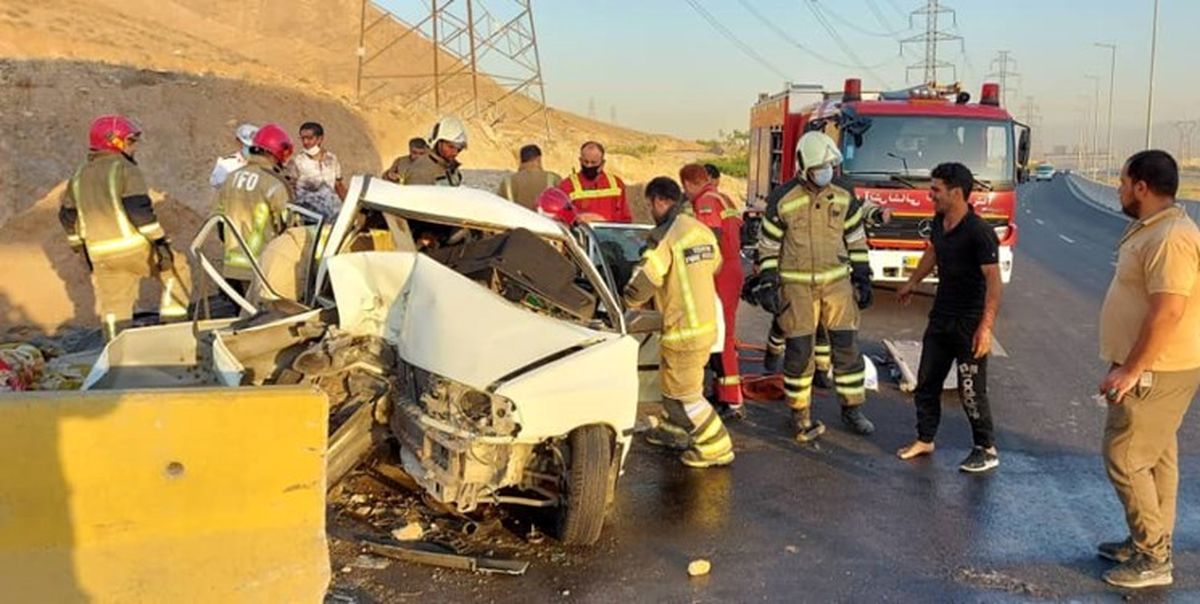 برخورد شدید تریلی با ۹ خودرو/۳ نفر جان خود را از دست دادند