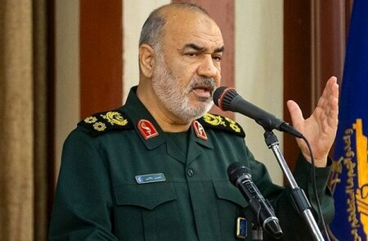سلامی: همه مانند روز اول در میدان هستند