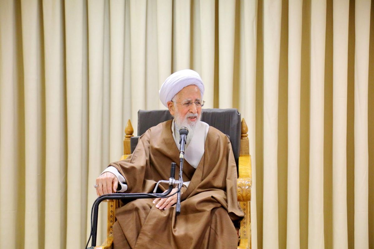 آیت الله جوادی آملی: فقر اقتصادی ننگ است