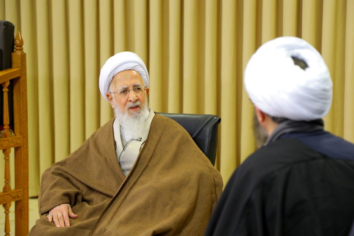 آیت‌الله جوادی آملی: اگر بین مردم و نان مردم فاصله بیافتد دیگر خبری از دین نخواهد بود