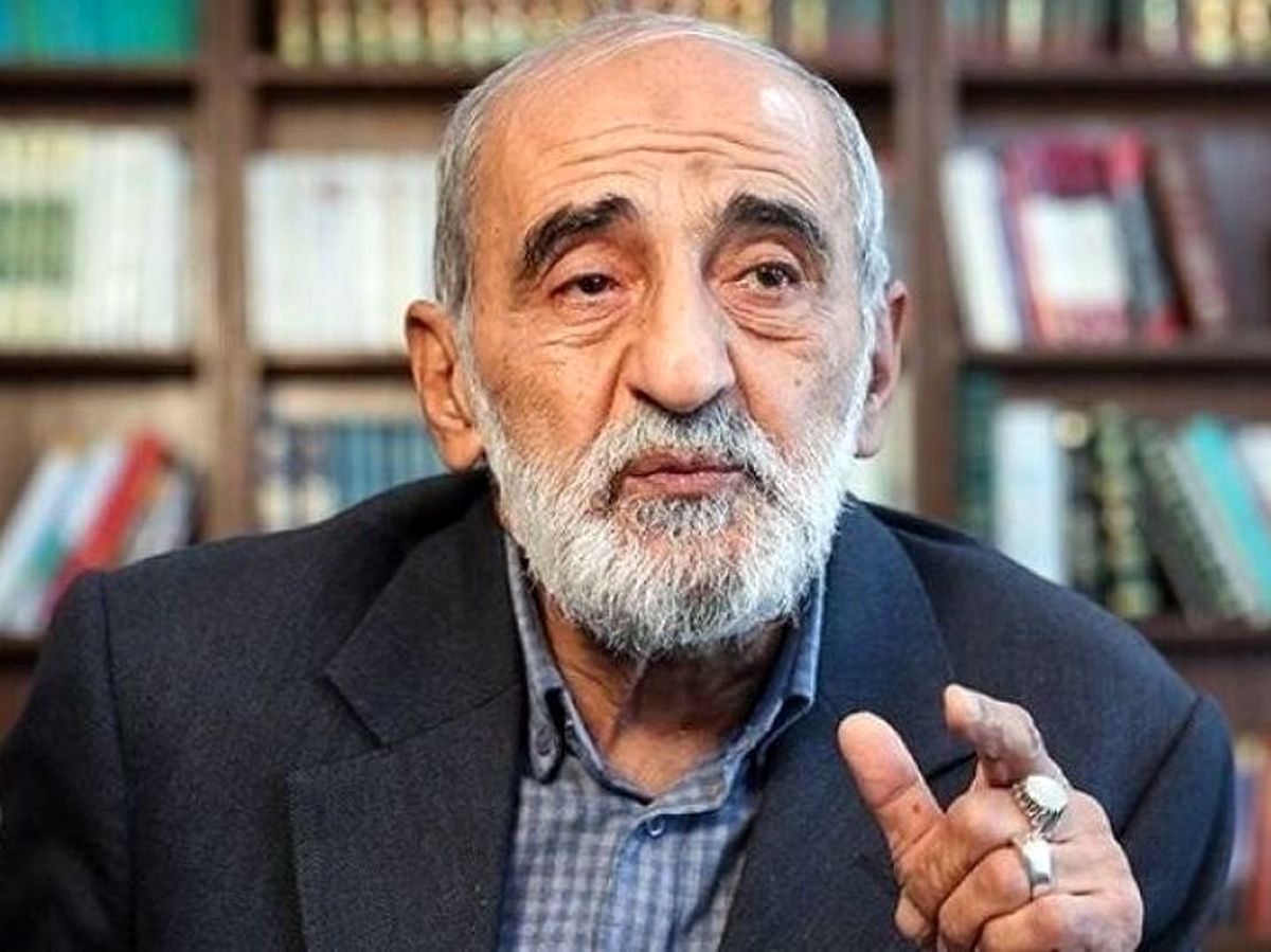 حسین شریعتمداری: اگر رفراندوم سال ۱۳۵۸ اعتبار ندارد؛ پس استقبال بی‌نظیر از سرود «سلام فرمانده» به چه معنی است؟