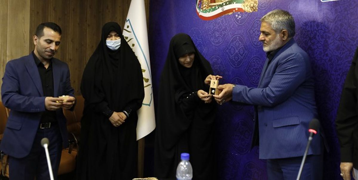 زن خبرساز ماجرای قطار تهران - یزد «سفیر جهاد تبیین طرح عفاف و حجاب» شد