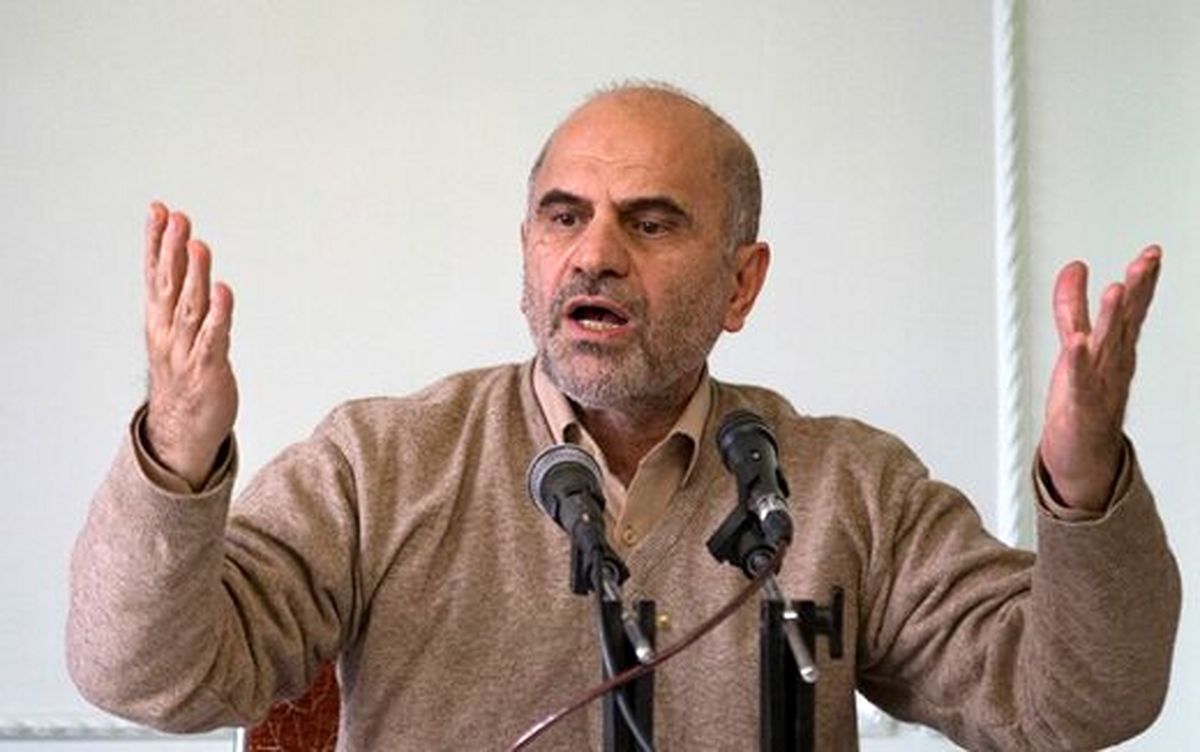 فرشاد مومنی: آنقدر فشارها بر مردم را بالا می‌برند که کارد به استخوان برسد