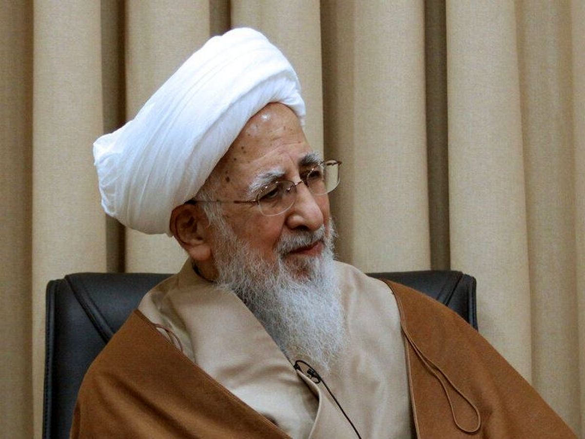 آیت الله جوادی آملی: مسئولین همت کنند و زندگی آبرومند برای مردم ایران بسازند