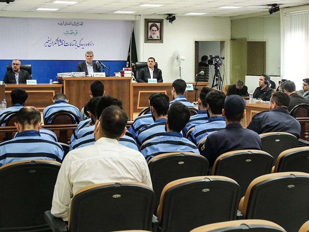 برگزاری دادگاه متهمان ناآرامی‌های تهران به اتهام «افساد فی الارض»،  «محاربه» و «مقابله با حکومت اسلامی»