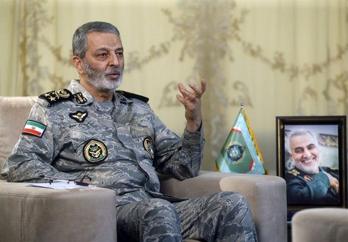 فرمانده ارتش: امروز تمرکز حملات دشمن روی جایگاه رهبری است