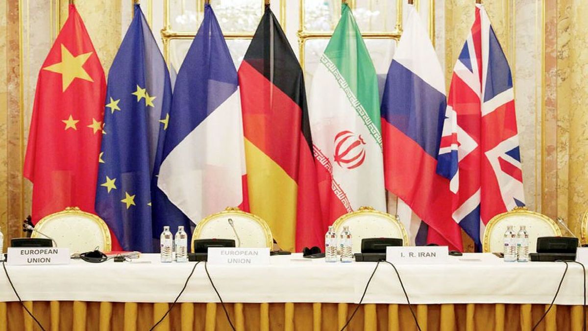 روزنامه جمهوری اسلامی: مسئولان باید تکلیف برجام و بحران اقتصادی را روشن کنند