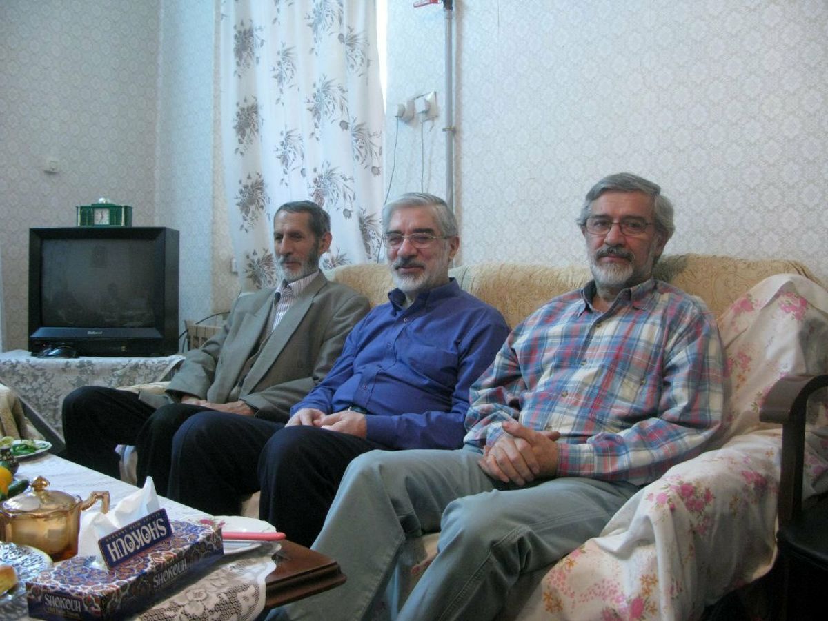 پیام‌ تسلیت جمعی از دیپلمات‌های ایران به مناسبت درگذشت برادر آقایان میرحسین و میرمحمود موسوی