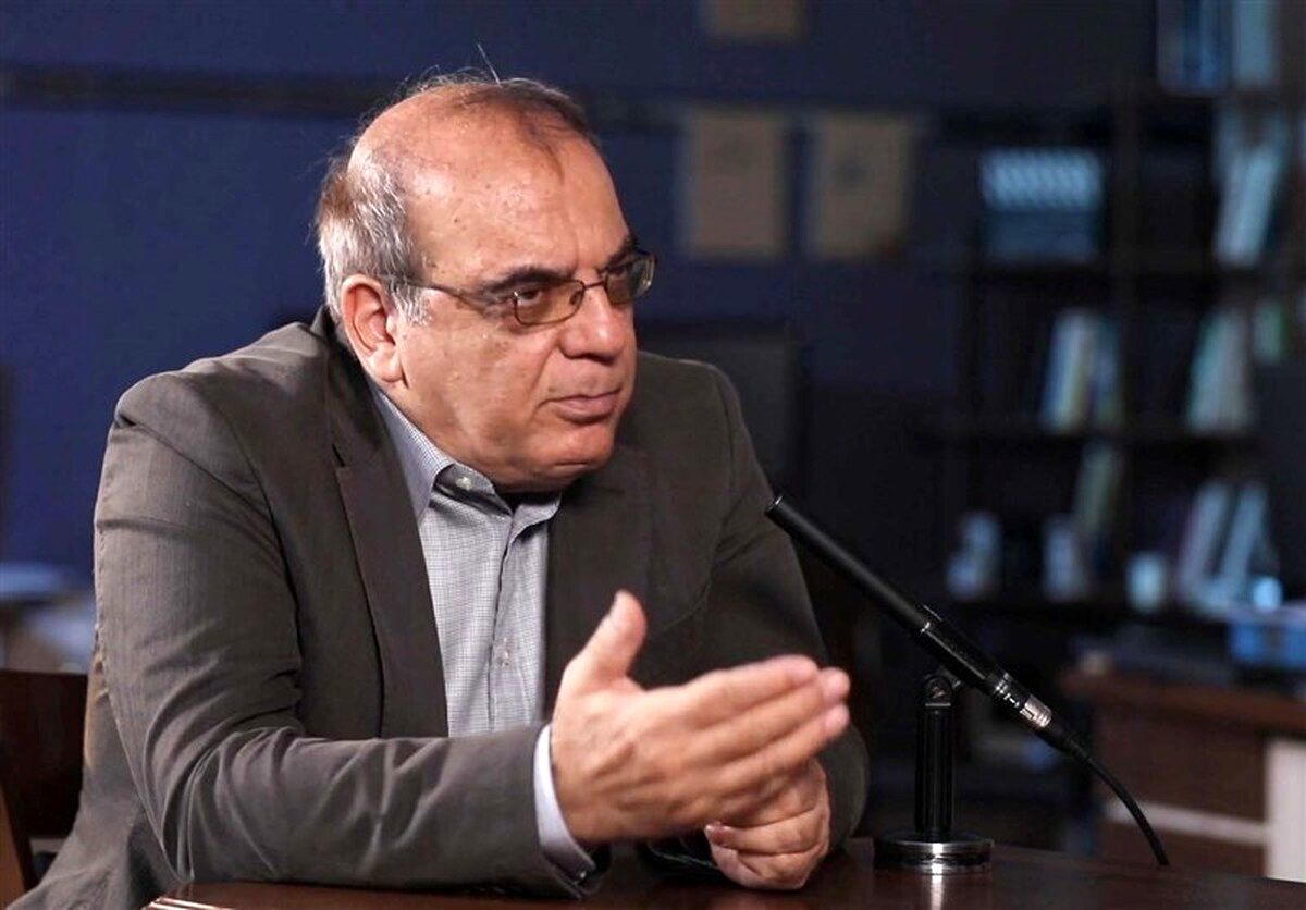 عباس عبدی: کم کم باید خود را آماده کنیم که برای درمان به کشورهای همسایه برویم!