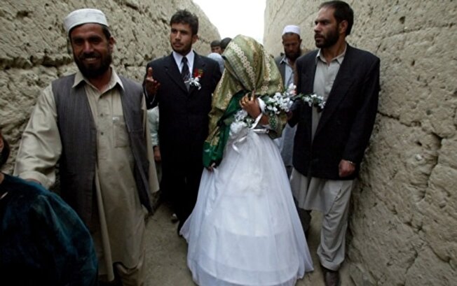 داستان ازدواج اجباری دختران ایرانی با اتباع افغانی؛ از کودک‌همسری تا شکنجه و تجاوز!