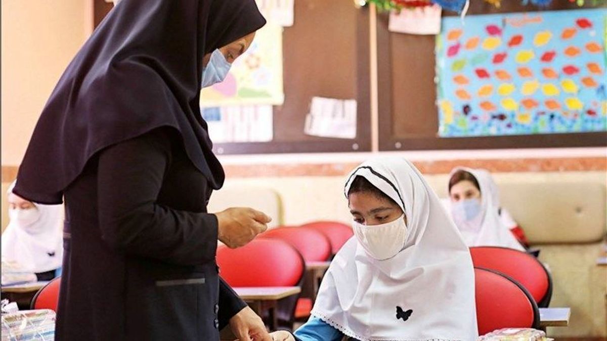 برخی معلمان استخدام ۱۴۰۱: از مهر تا به امروز ریالی حقوق دریافت نکرده‌ایم