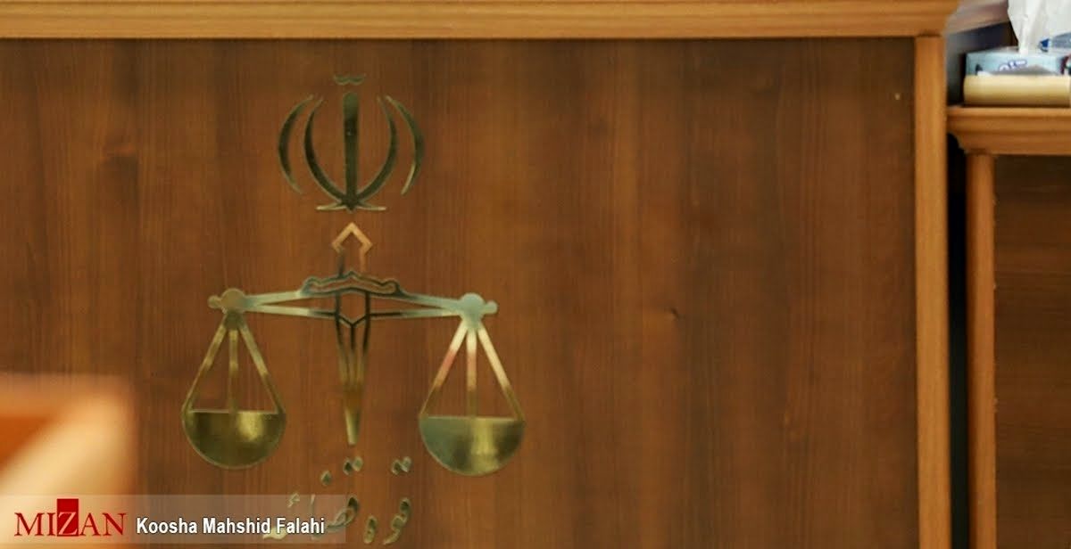 مدیران مسئول روزنامه‌های جهان صنعت و اعتماد به دادسرا احضار شدند