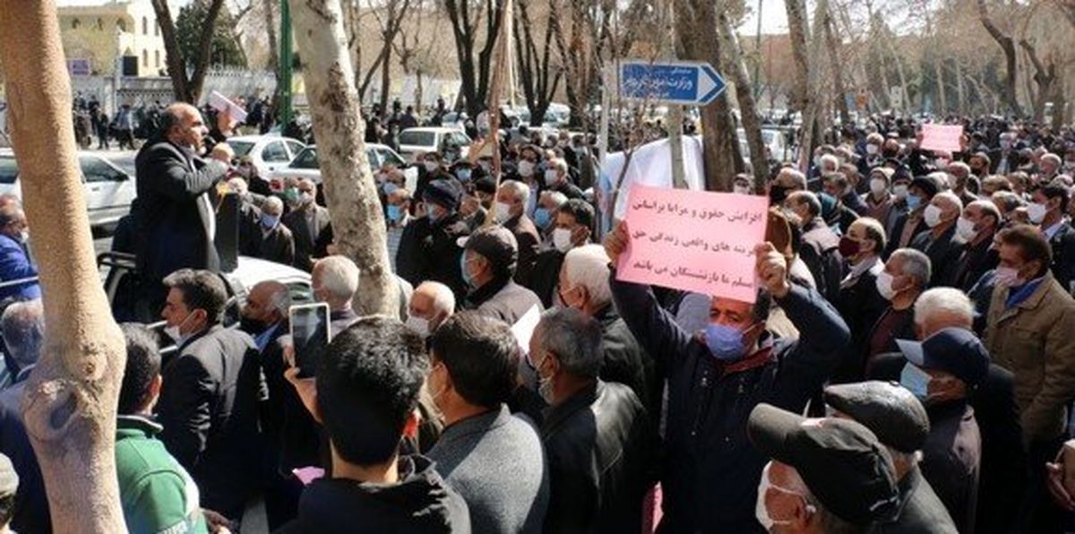 تجمع ممنوع، مگر به تشخیص ما! ۷ ممنوعیت دردسرساز، دست باز نیروهای نظامی و دست بسته رسانه