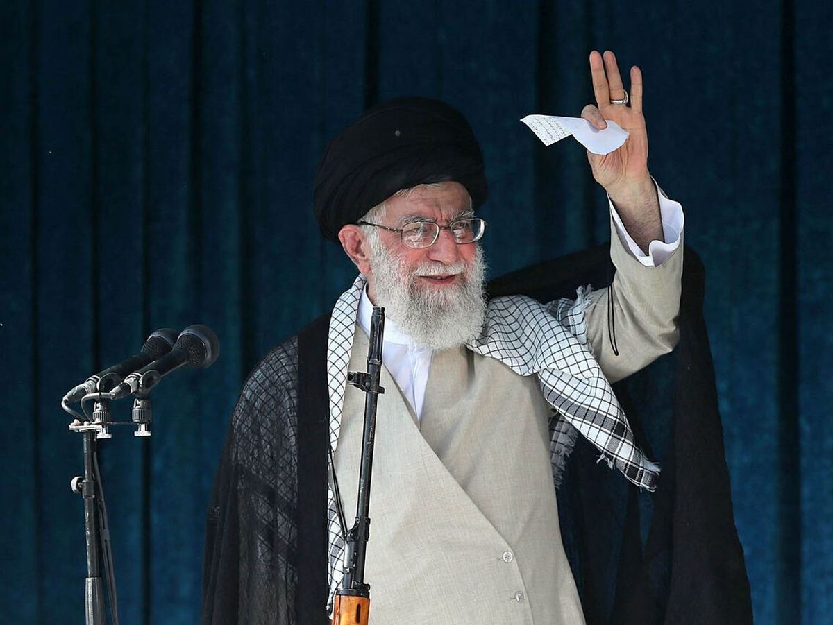 مقام معظم رهبری: قوای سه‌گانه مانع هم نشوند؛ راه را برای یکدیگر باز و هموار کنند