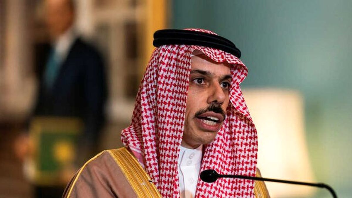 رای الیوم: وزیر خارجه عربستان هفته آینده با پیام ملک سلمان به تهران سفر می‌کند