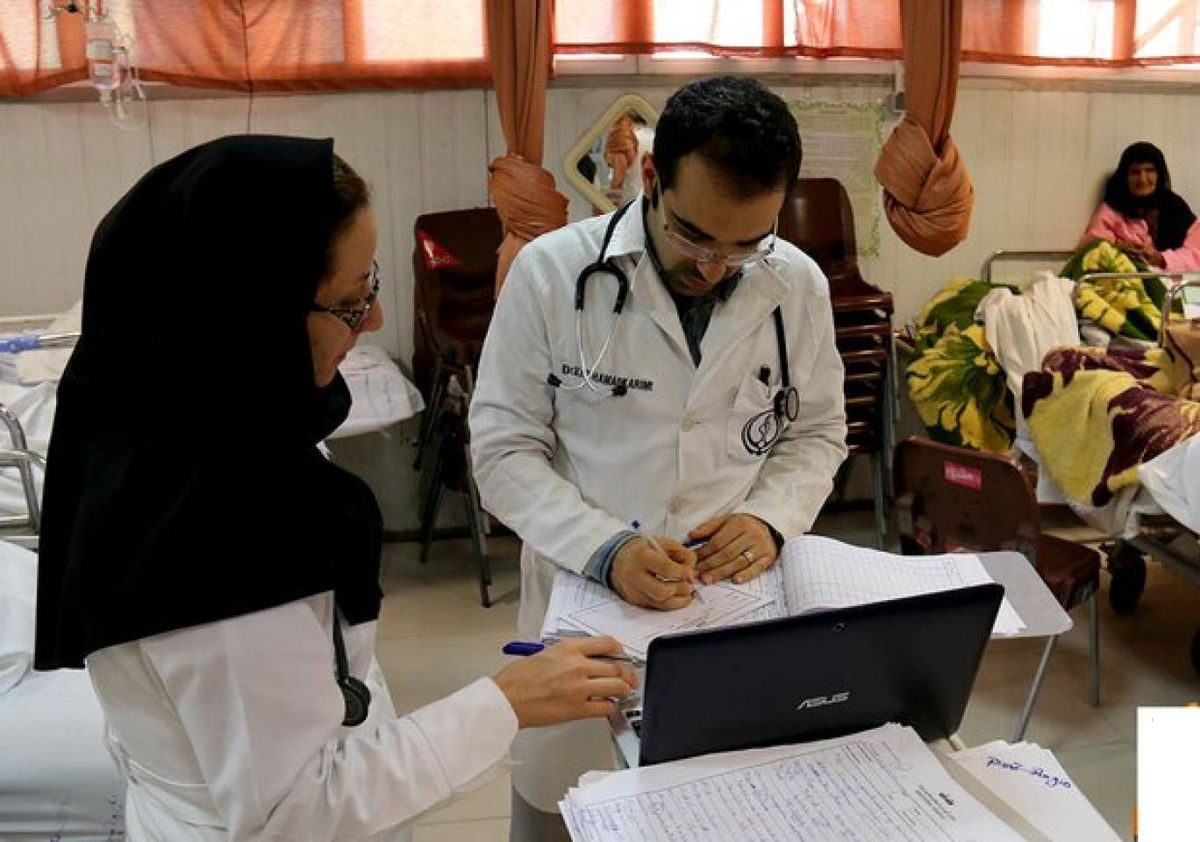 هم‌میهن: اخراج و بازنشستگی ۱۰۰ پزشک در دو هفته اخیر