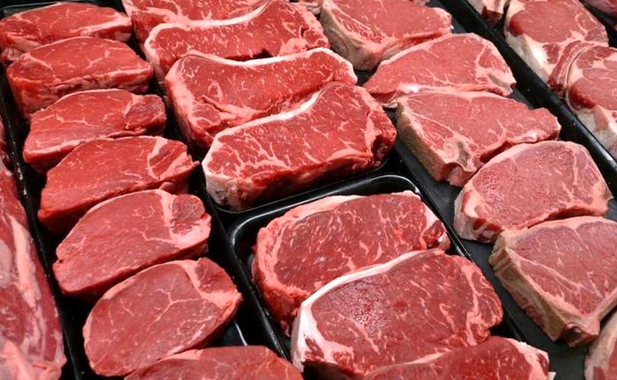 محموله ۲۰۰ تنی گوشت پس از یک‌سال معطلی در گمرک بندرعباس ترخیص شد