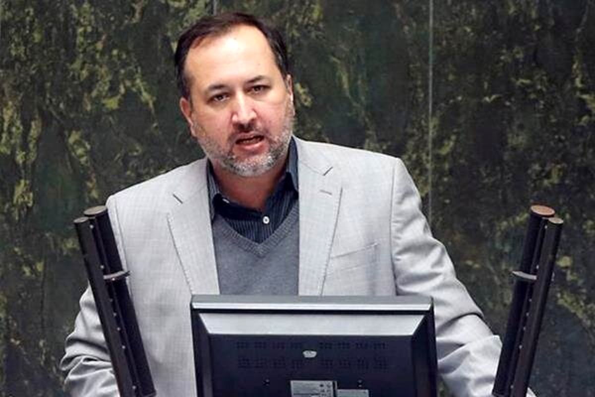 اعتراض یک نماینده مجلس: چرا تریبون‌دارهای حامی دولت ساکت هستند؟