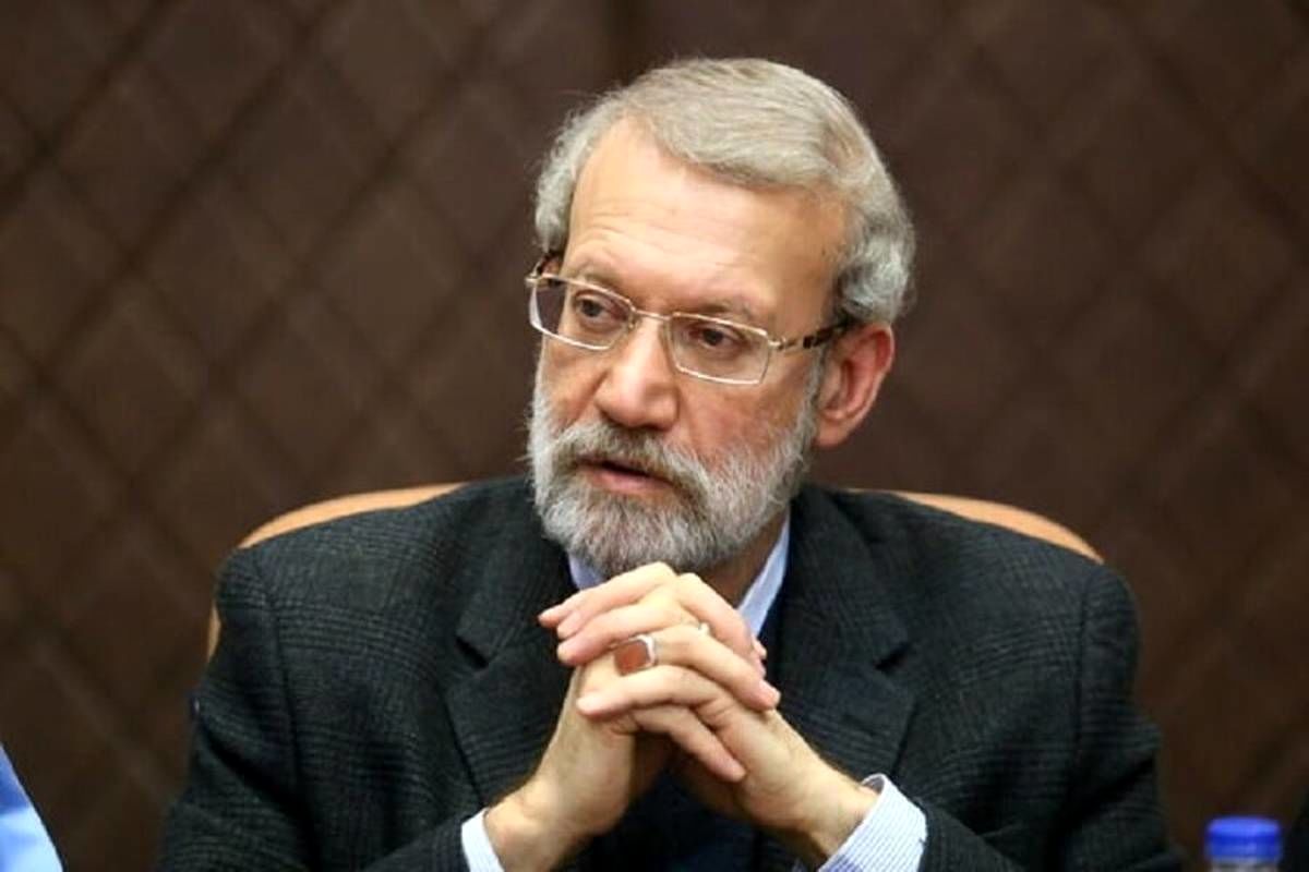 علی لاریجانی: بجز چند وزارتخانه، بقیه را می‌توان منحل و بجایش وزارتخانه‌های منطقه‌ای تشکیل داد