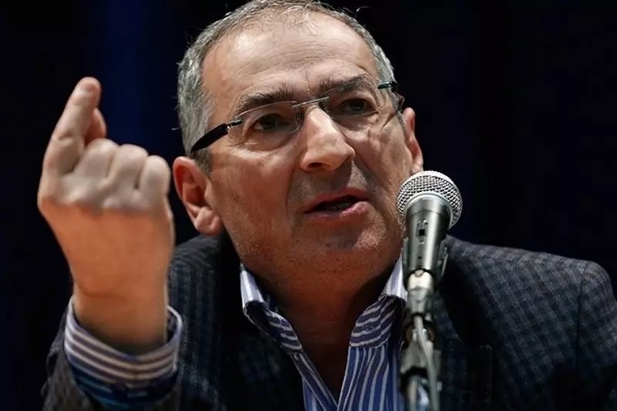 زیباکلام:هیچ زمینه‌ای را نمی‌توانیم پیدا کنیم که بگوییم دولت رئیسی در آن عملکرد نسبتاً خوبی داشته