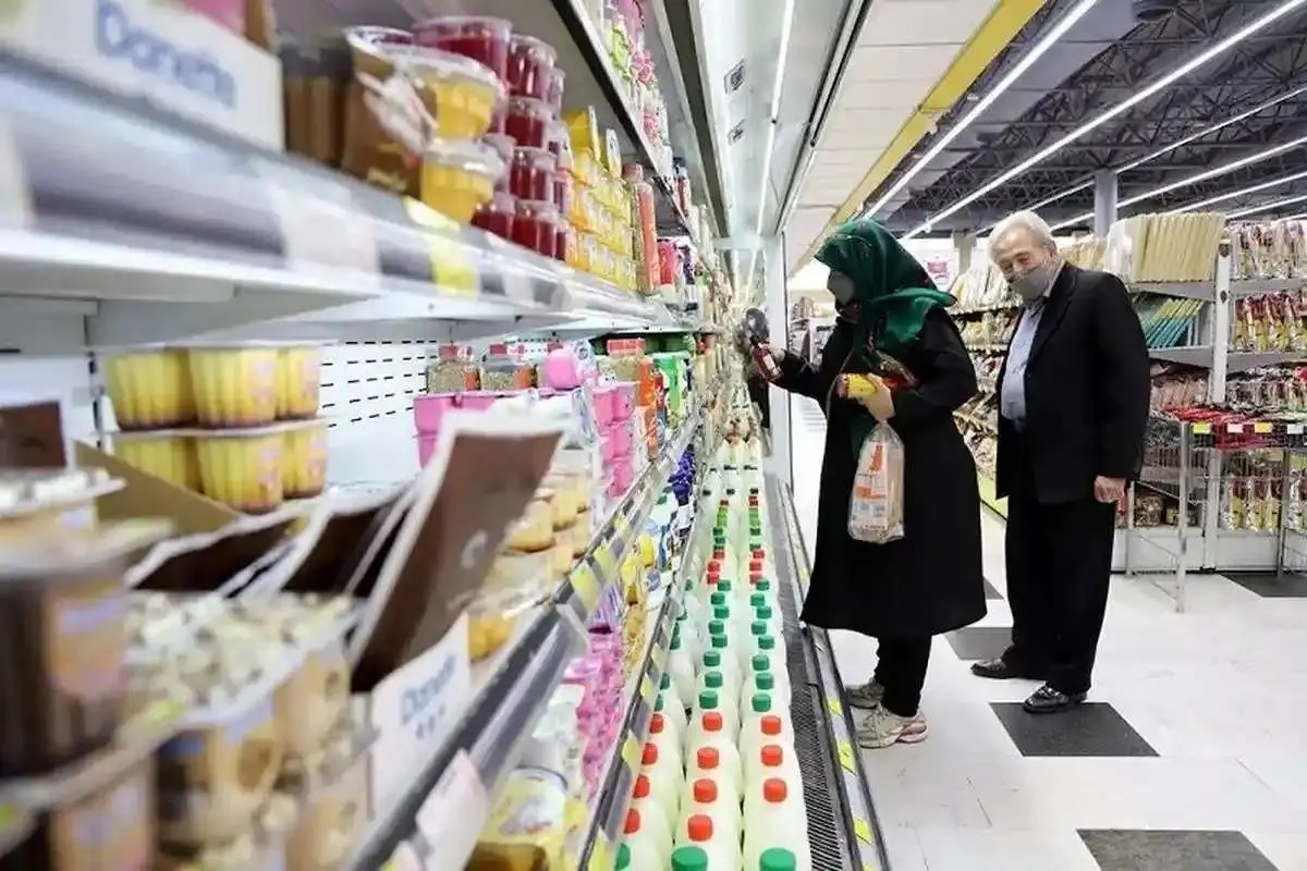 فیروزی، نماینده مجلس: با افزایش نرخ ارز، بیش از ۲۰ درصد از حقوق کارمندان کاسته شد