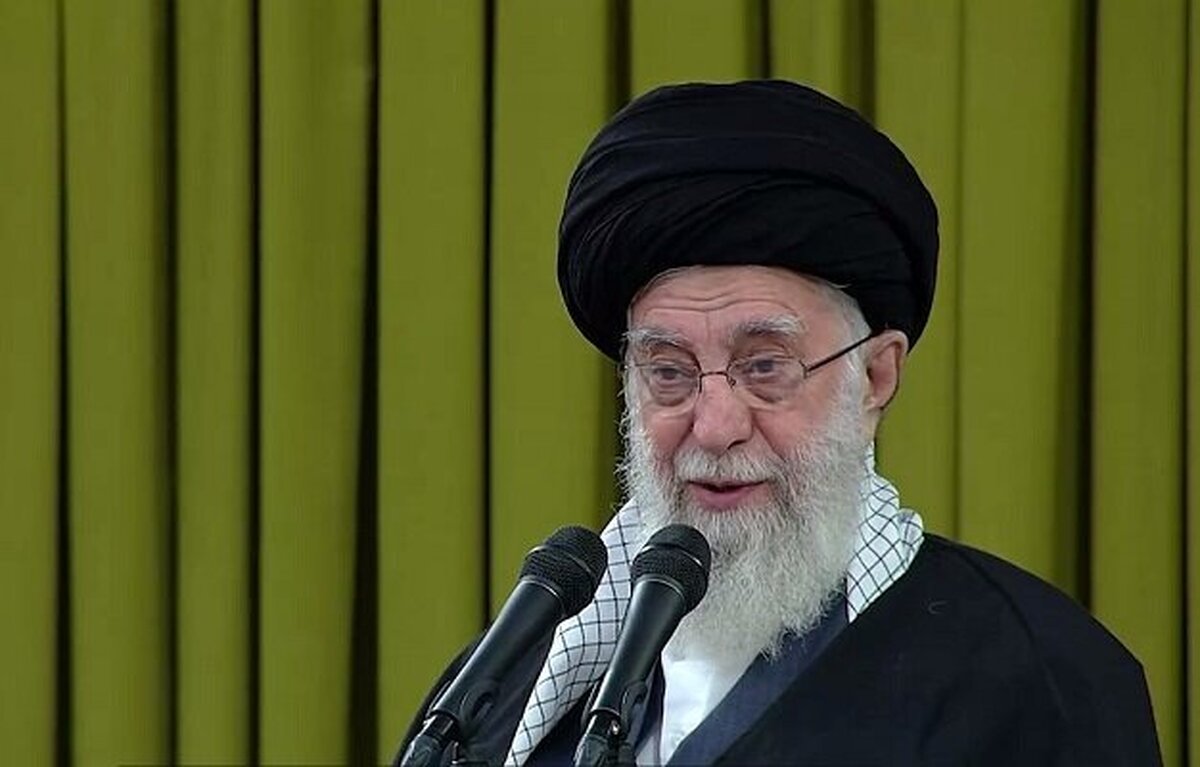 مقام معظم رهبری: یک تحول جدیدی در عالم اسلام در حال وقوع است