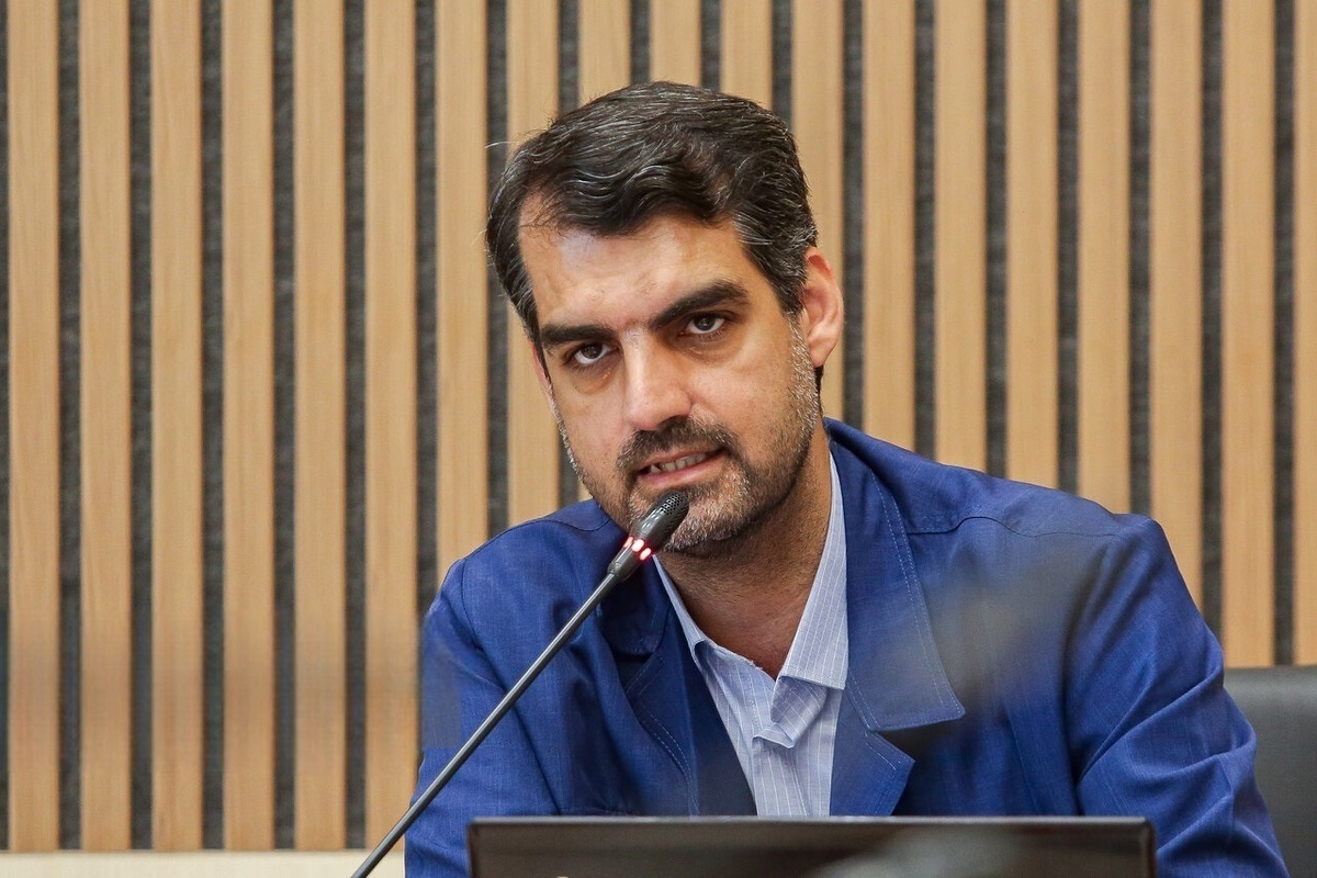 درخواست نماینده قم برای استیضاح وزیر میراث فرهنگی و وزیر راه