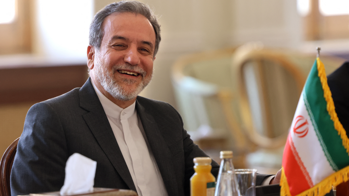 انتقاد شدید ابوطالبی از عراقچی؛ کاین ره که تو می‌روی به ترکستان است