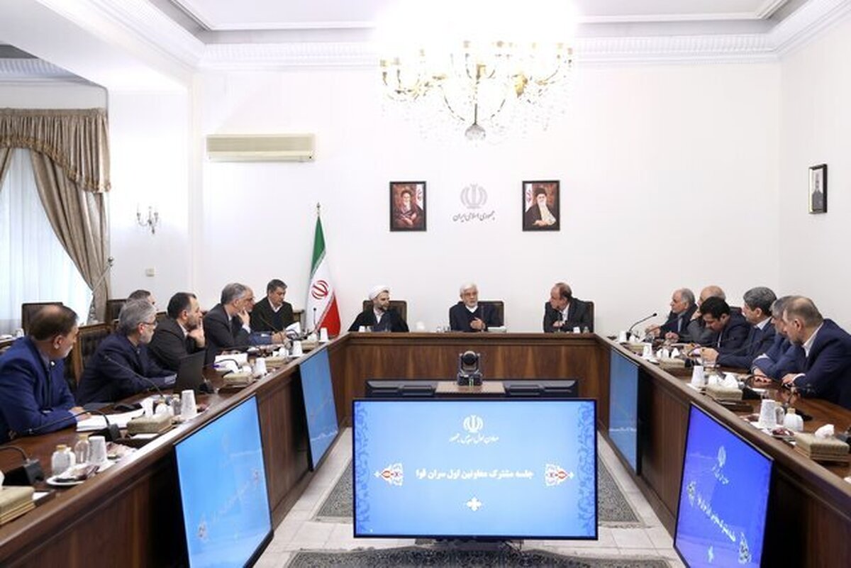 عارف:مراسم سالگرد پیروزی انقلاب باید فراتر از نگاه جناحی باشد
