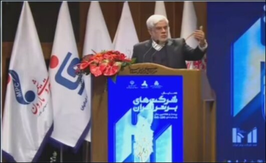 عارف: کل فروش ایران از نفت از درآمد فروش عروسک و اسباب‌بازی برخی کشورها کمتر است