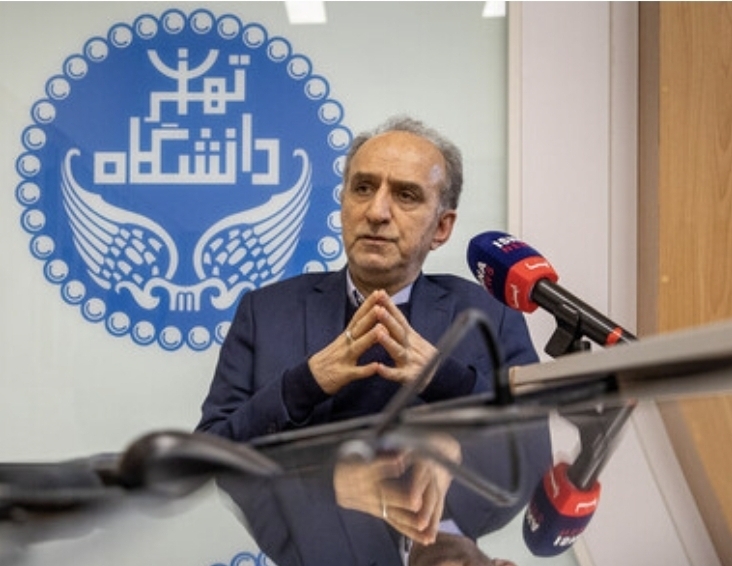 در شب تجمع دانشجویان حضور یک لباس شخصی شرایط را بدتر کرد