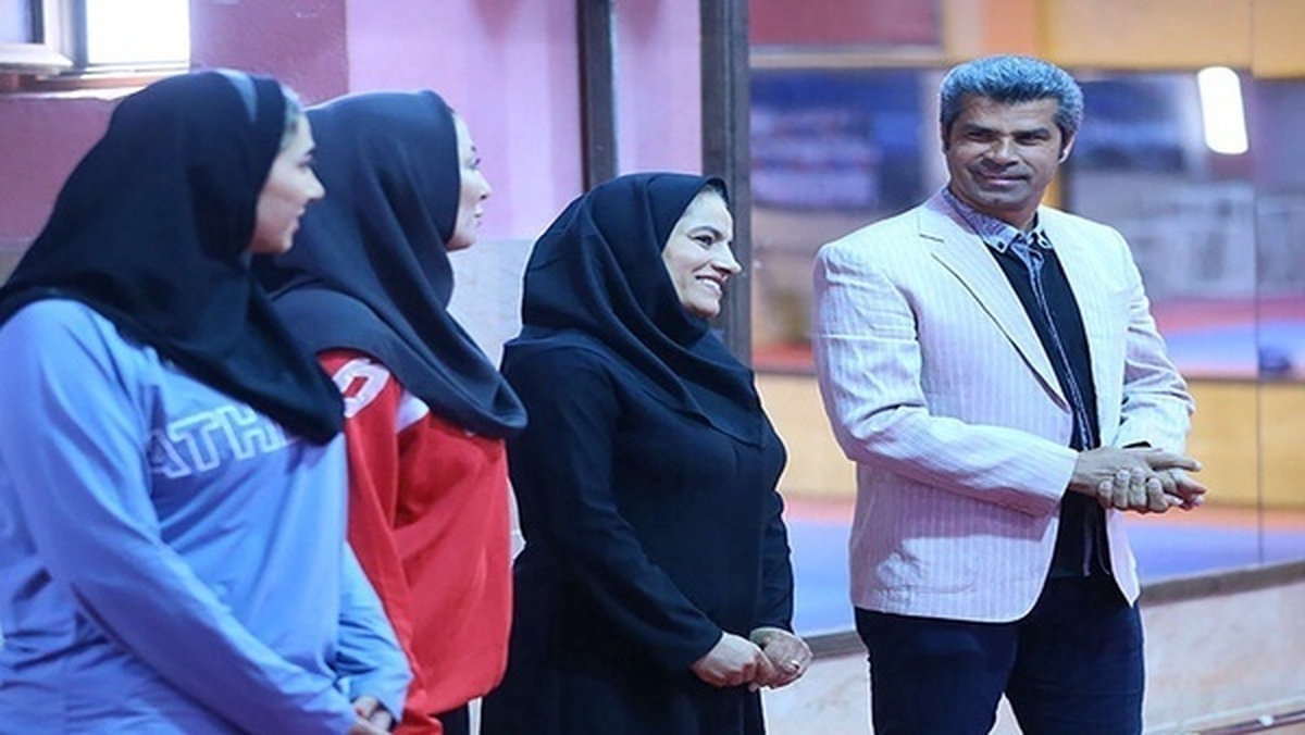 هادی ساعی: کسی که تیم خود را یک ماه ول می‌کند، نیازی به استعفا ندارد