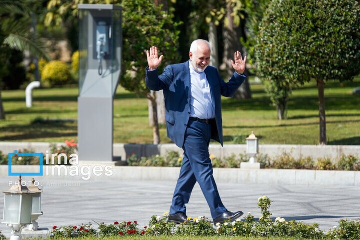 روزنامه اصولگرا: حذف ظریف، حامیان دولت پزشکیان را از دولت جدا می‌کند