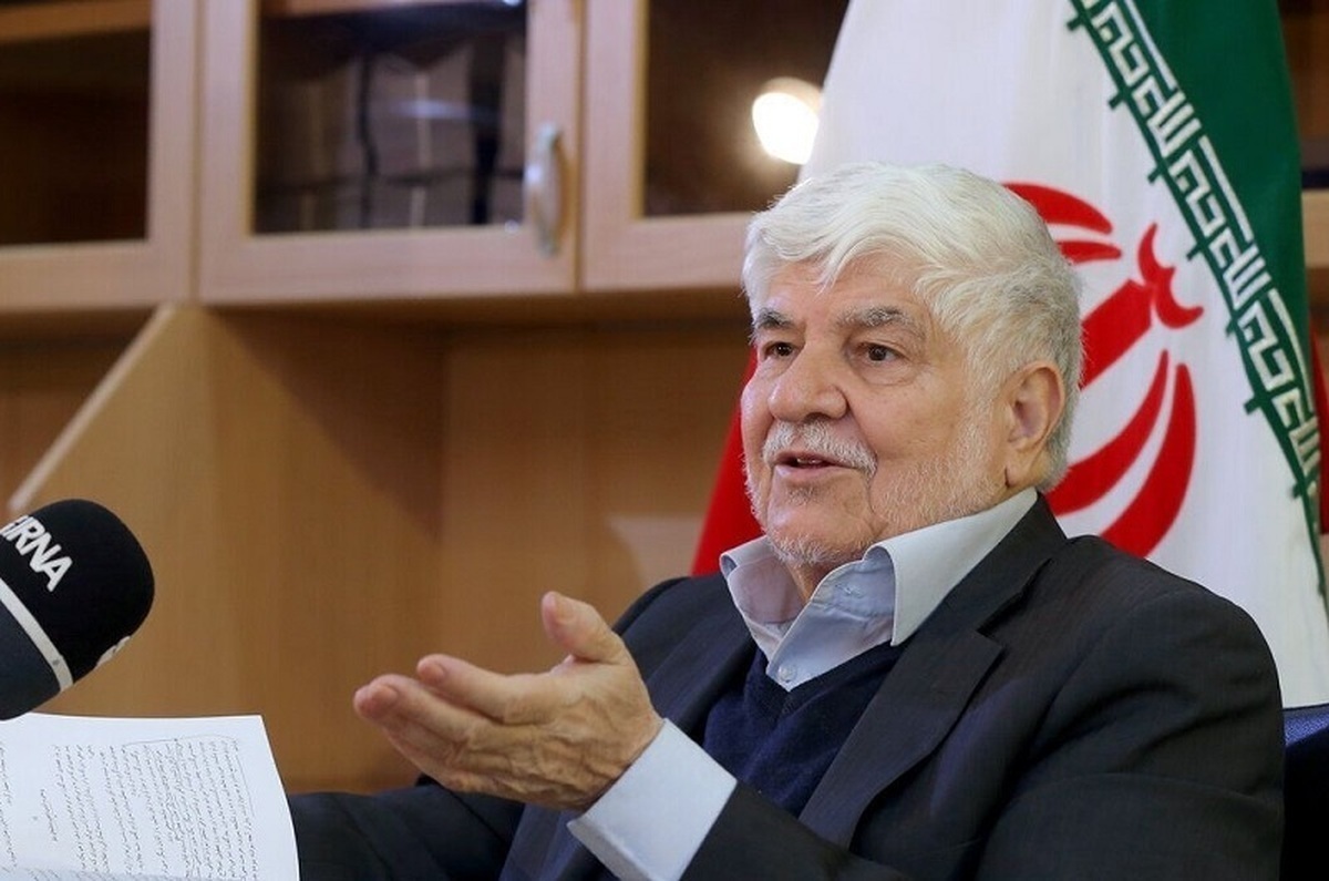 تلاش مجلس برای خروج ظریف از دولت، بازی در زمین جنگ نرم دشمن است