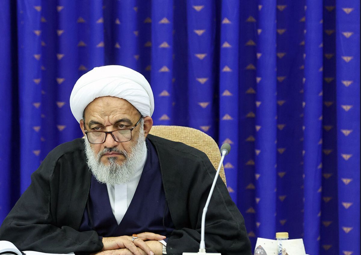 کسانی که درباره مسائل فرهنگی و حجاب تصمیم‌گیری می‌کنند، ملاحظه دین و اعتقادات را بکنند