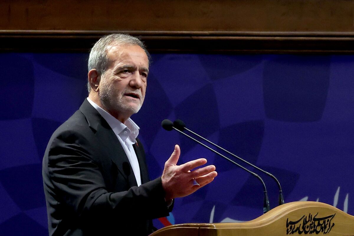 پزشکیان درمورد مذاکره با آمریکا: با عزت بنشینند، با عزت حرف می‌زنیم