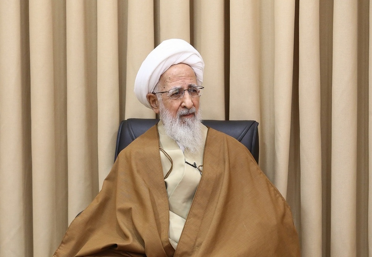 آیت‌الله جوادی آملی: اگر مردم گرفتار فقر بشوند، دین از بین خواهد رفت/ آبروریزی پیش زن و بچه قابل تحمل نیست