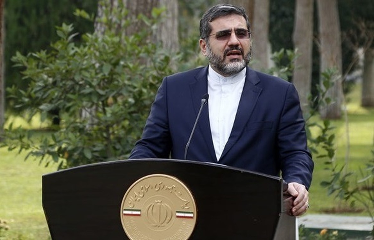 وزیر ارشاد:دولت قصد دارد مساله عدم اعزام عمره گذاران را حل کند