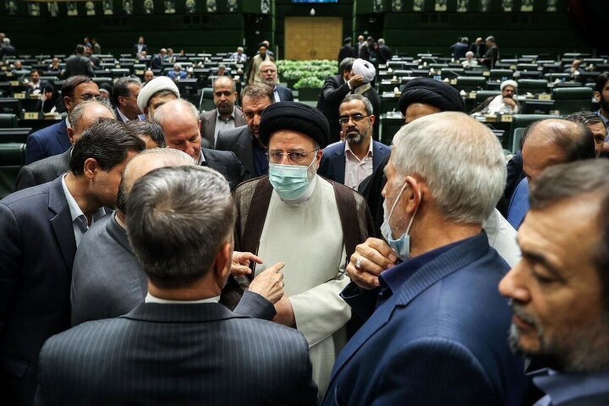 جهش سنگین قیمت دلار در عمر ۴ چهارساله مجلس یازدهم / به ۱۴۰۰ برگردم، شاید از رئیسی حمایت نکنم