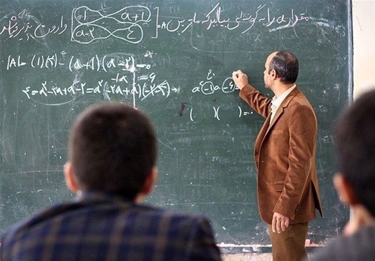 در مهرماه ۱۴۰۲، ۲۰۳ هزار کمبود معلم داشتیم