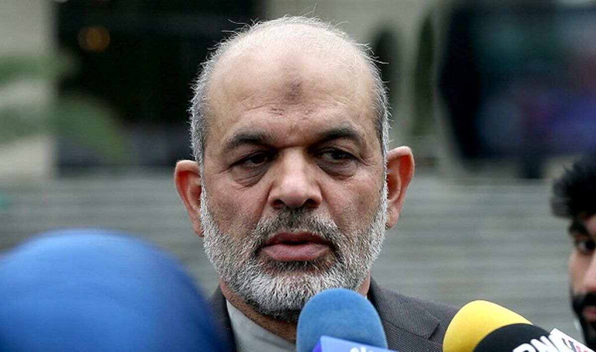 آن خانم خود را برهنه کرده بود؛حاشیه‌سازی نشود
