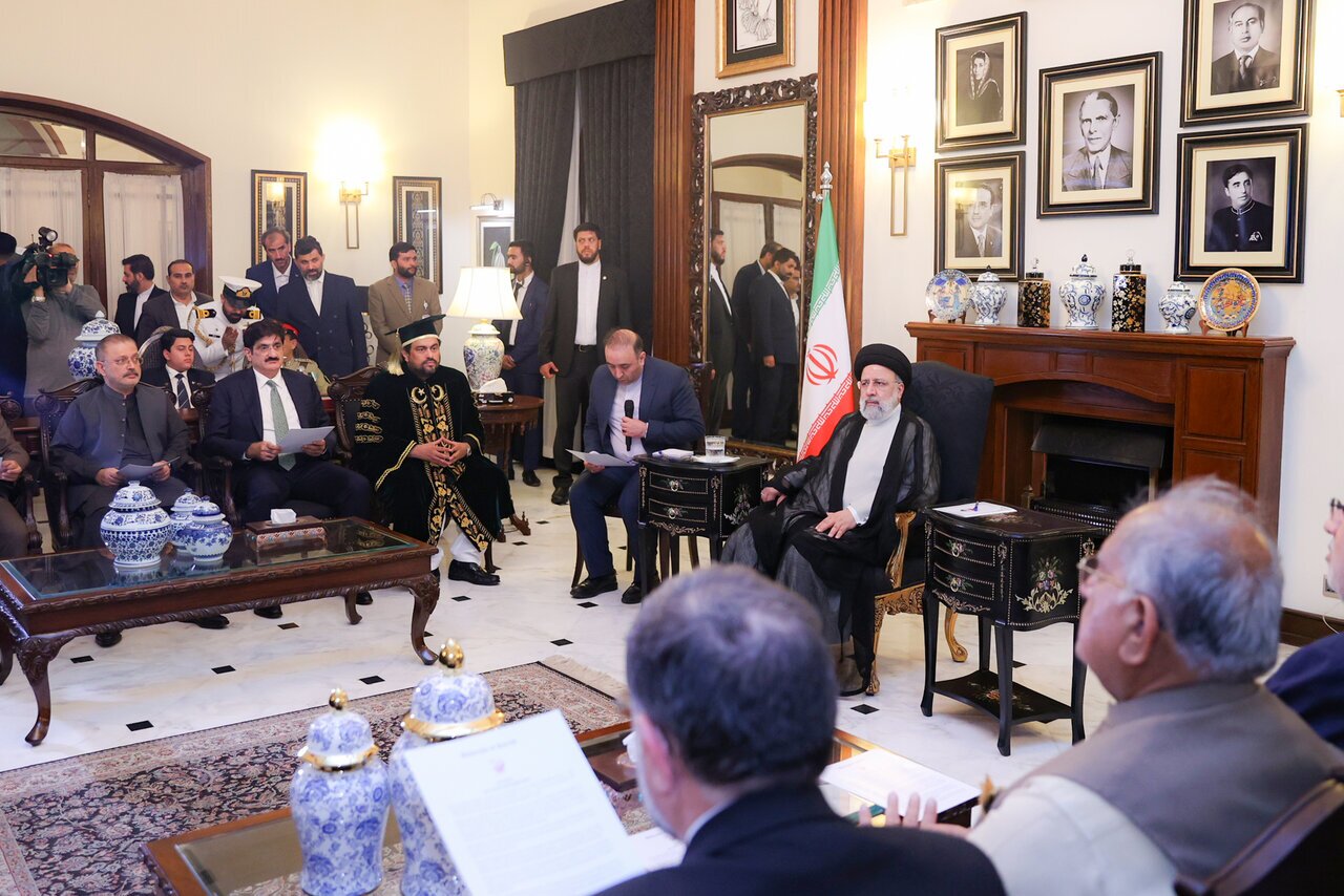 رئیسی در پاکستان دکترا  گرفت +عکس
