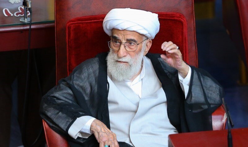 عکس؛  آیت‌الله‌جنتی در صندلی غیرریاست مجلس خبرگان