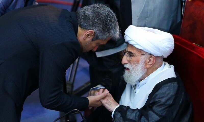 عکس؛  آیت‌الله‌جنتی در صندلی غیرریاست مجلس خبرگان