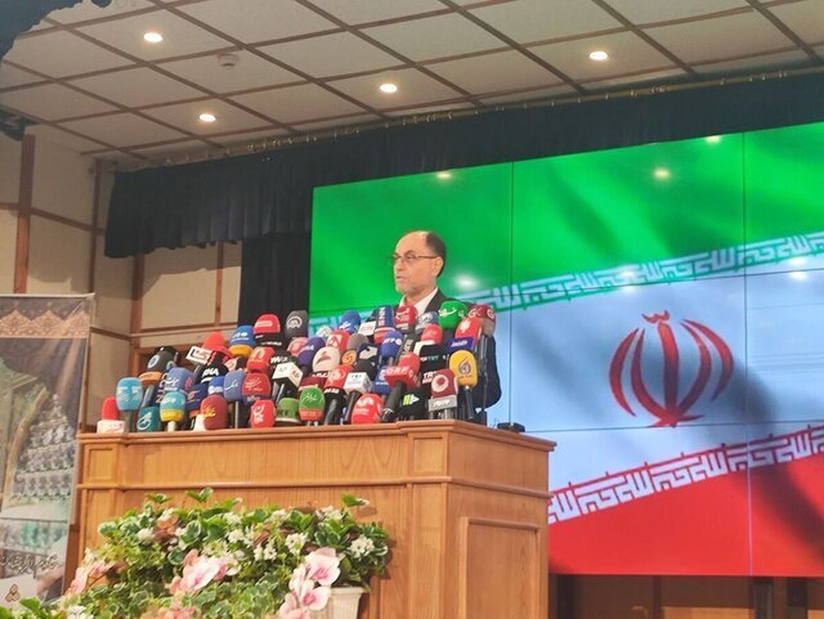 واکنش حقانیان به قطع شدن برق هنگام سخنرانی‌اش در ستاد انتخابات:امیدوارم عمدی نباشد