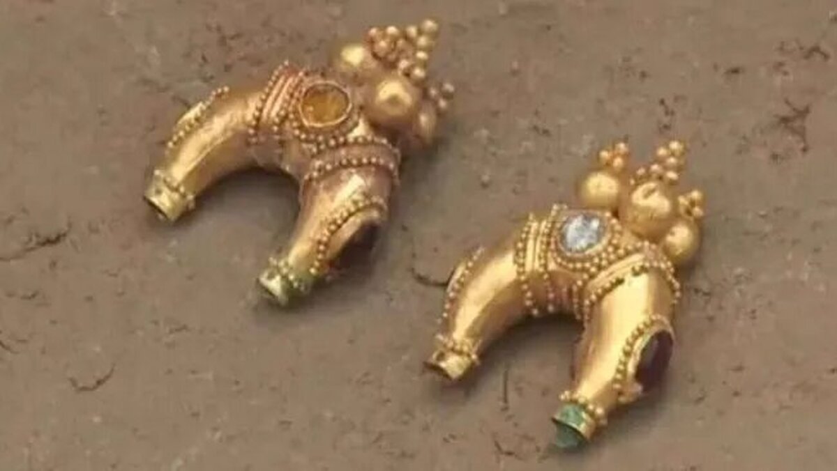 عکس؛ کشف جواهرات باستانی از تپه ۲۰۰۰ساله