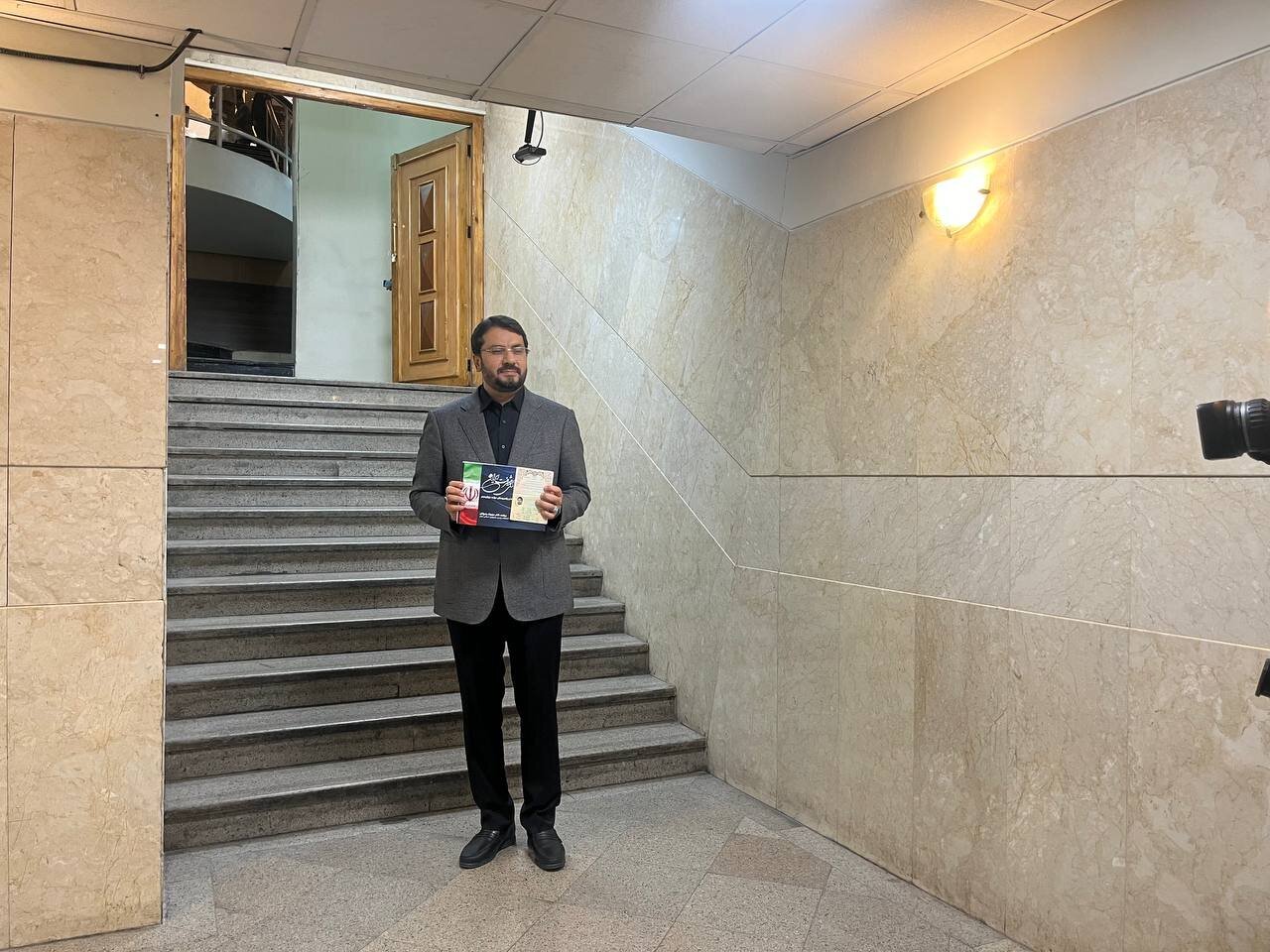 مهرداد بذرپاش در انتخابات ریاست‌جمهوری ثبت نام کرد/ کاندیدای دولت نیستم