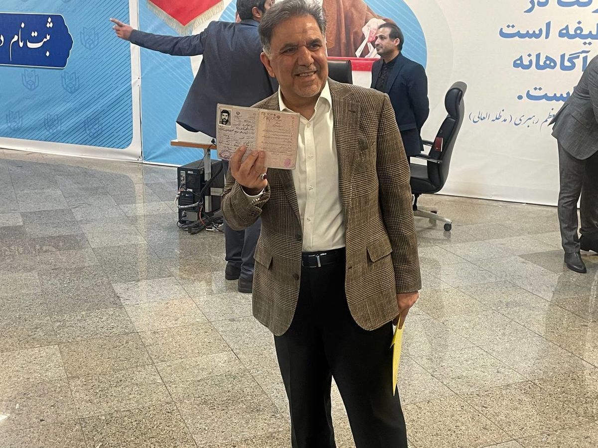 واکنش مشاور روحانی به کاندیداتوری عباس آخوندی: «مهم»