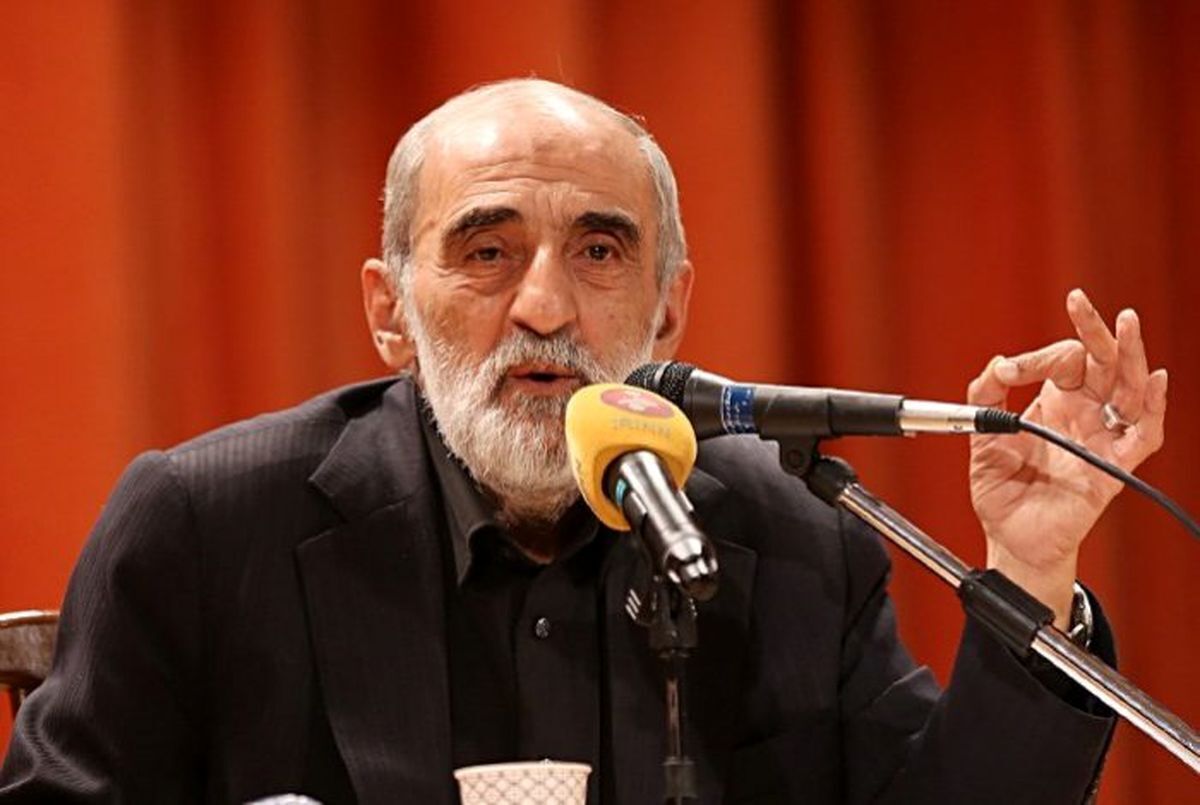 حسین شریعتمداری  از مقام معظم رهبری عذرخواهی کرد